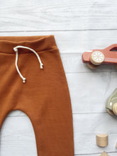 Load image into Gallery viewer, Joggers - Rust