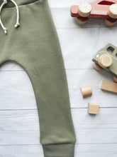 Load image into Gallery viewer, Joggers - Olive